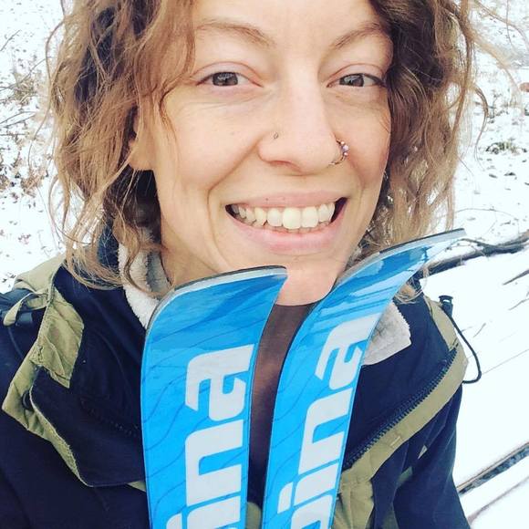 Meet your Posher, Danielle - Picture 1 of 1